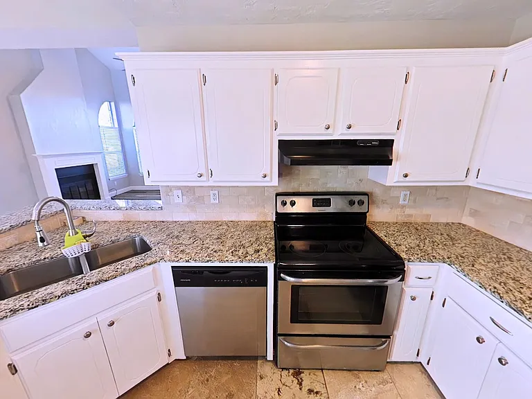 4001 SW Rolling Hills Dr — Photo 6
