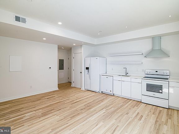3rd image of 1842 E Harold St #5