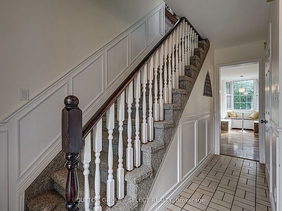 5th image of 150 Dufferin St