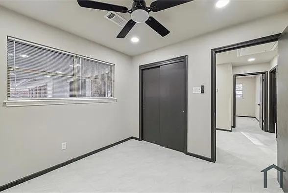 412 Lyndale Dr — Photo 11