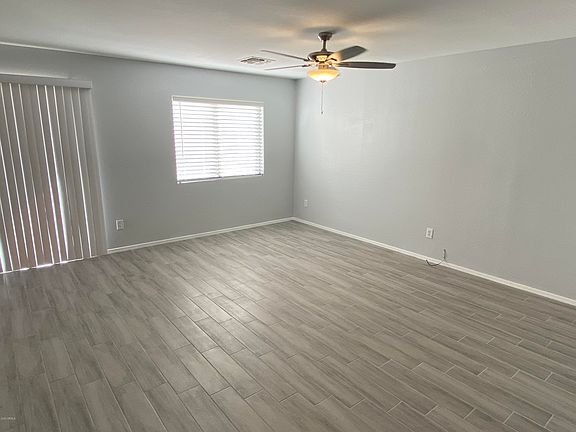 5th image of 10935 W Meadowbrook Ave