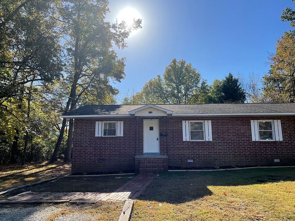1st image of 2130 Moline Dr