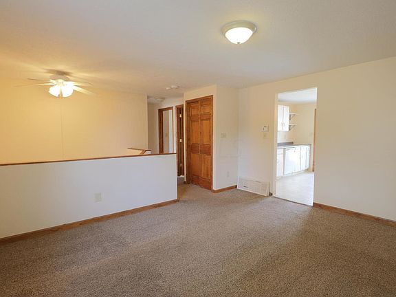 4th image of 3222 Valleywood Dr