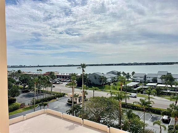 3rd image of 1270 Gulf Blvd APT 706