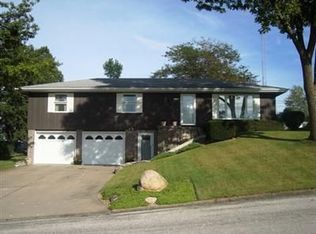 1906 Kemble Dr, Oskaloosa, IA 52577