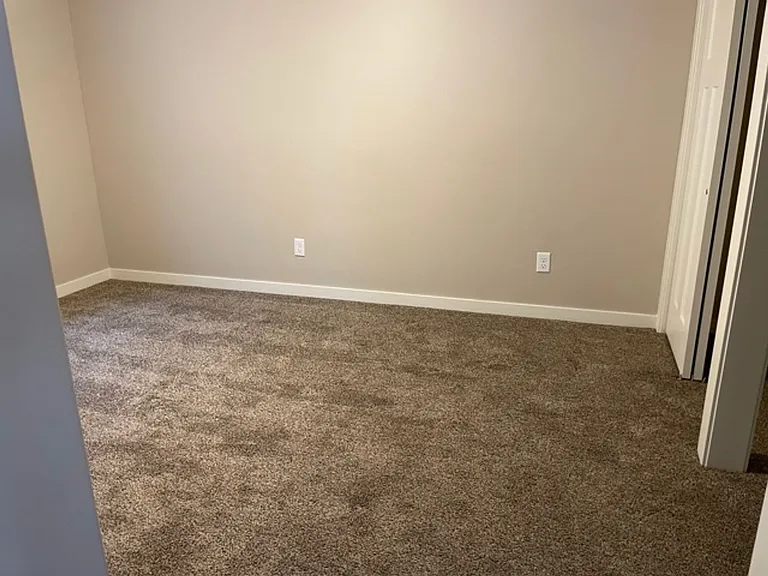 1540 Aryn Ln — Photo 5