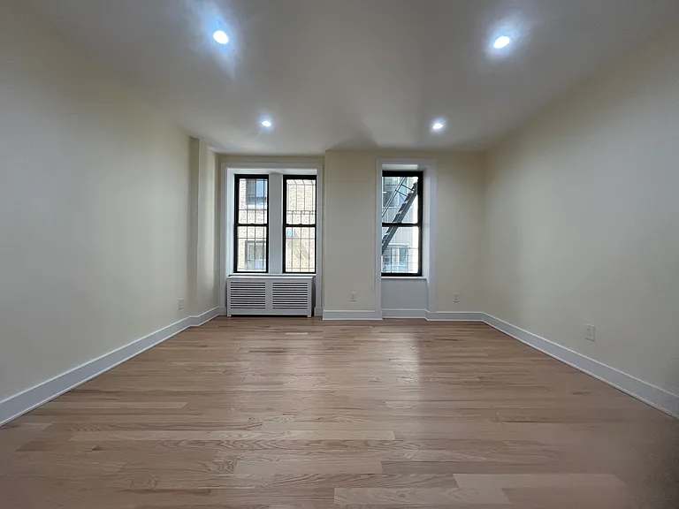 276 Riverside Dr #2F — Photo 4
