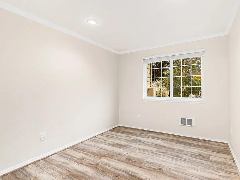 14200 NE 171st St #E101 — Photo 11