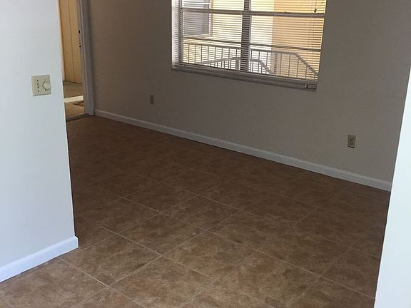 4th image of 2524 Congress St APT 1