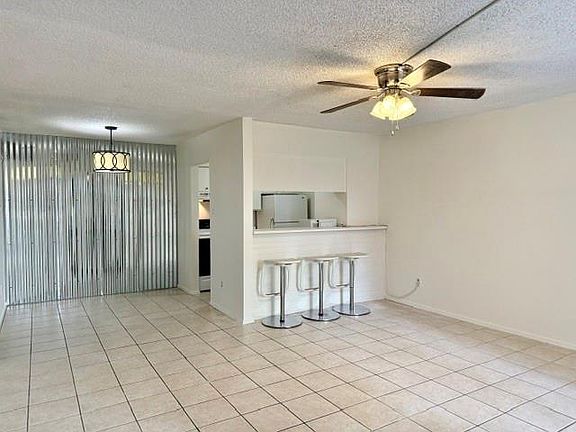 3rd image of 121 E 12th St APT 2