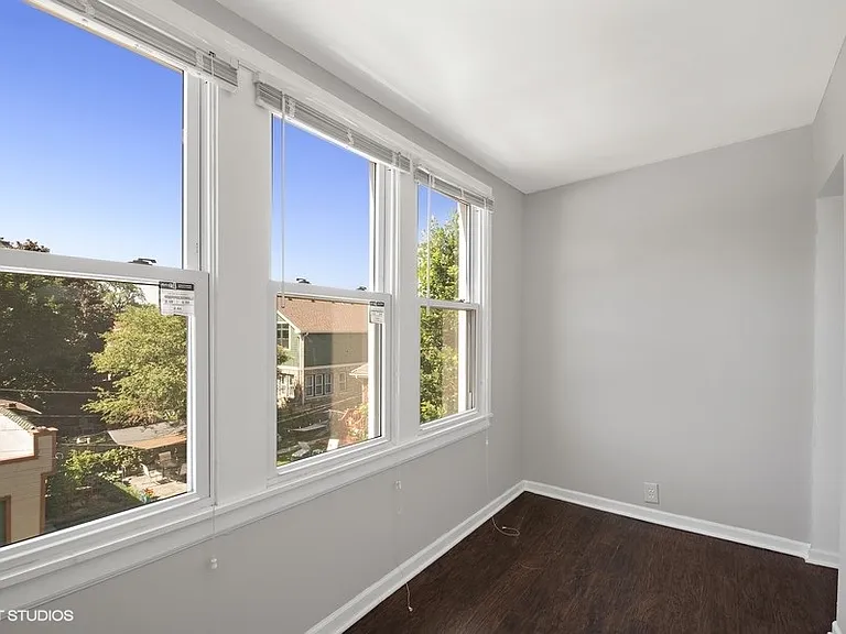 2717 W Argyle St #2 — Photo 12