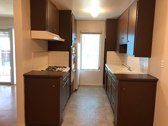 5th image of 724 N Sweetzer Ave #Seven