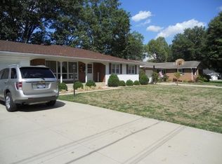 806 E North Ave, Effingham, IL 62401