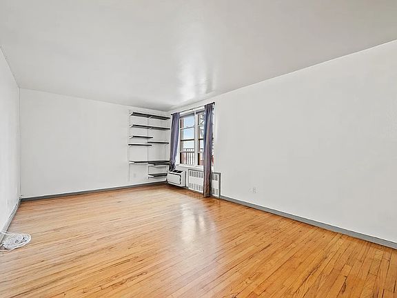 4th image of 7402 43rd Ave APT 4P