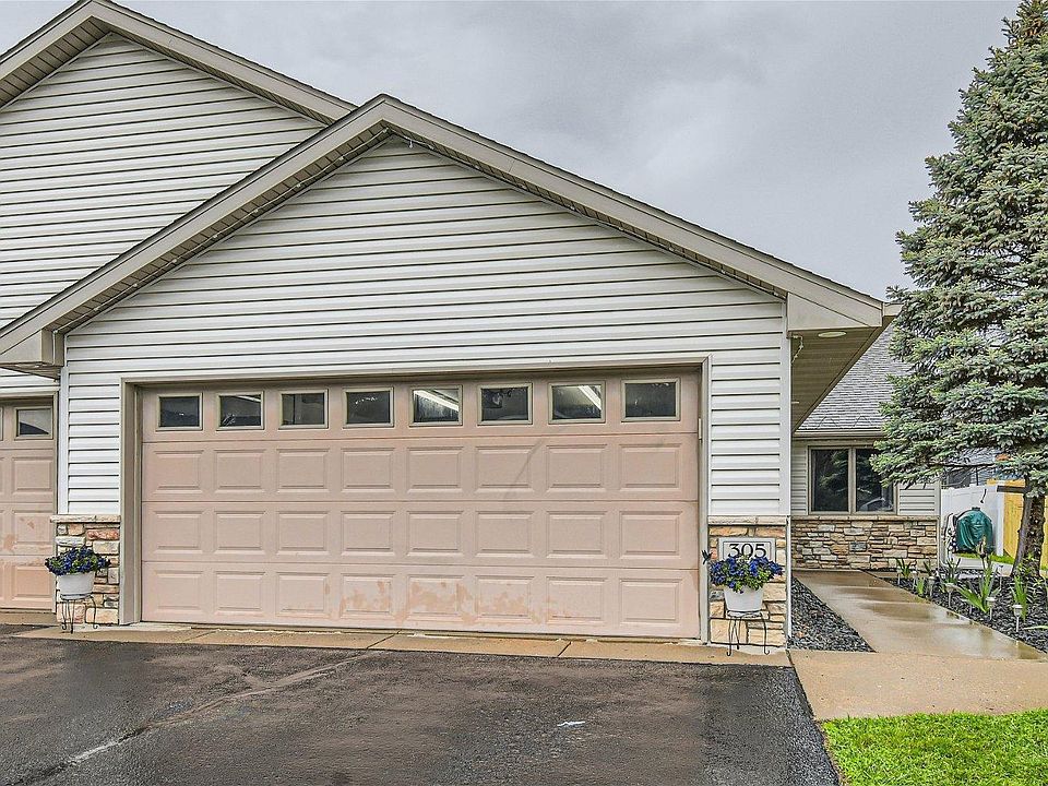 1st image of 305 Evergreen Dr