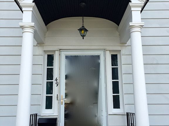 2nd image of 49 Hobart Ave