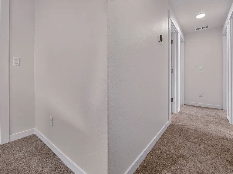 21444 Livingston Dr — Photo 18