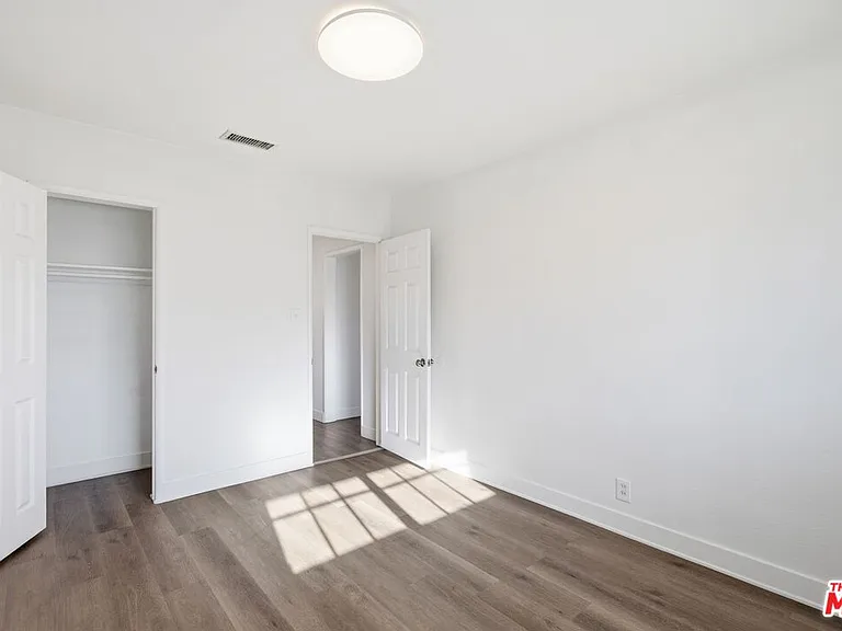 11761 Hart St #6 — Photo 12