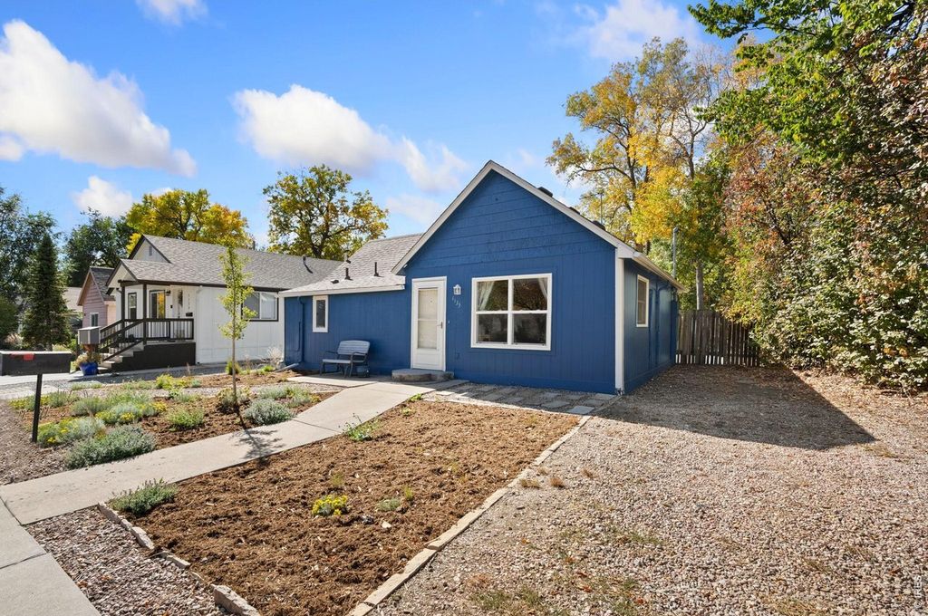 1135 Monroe Ave