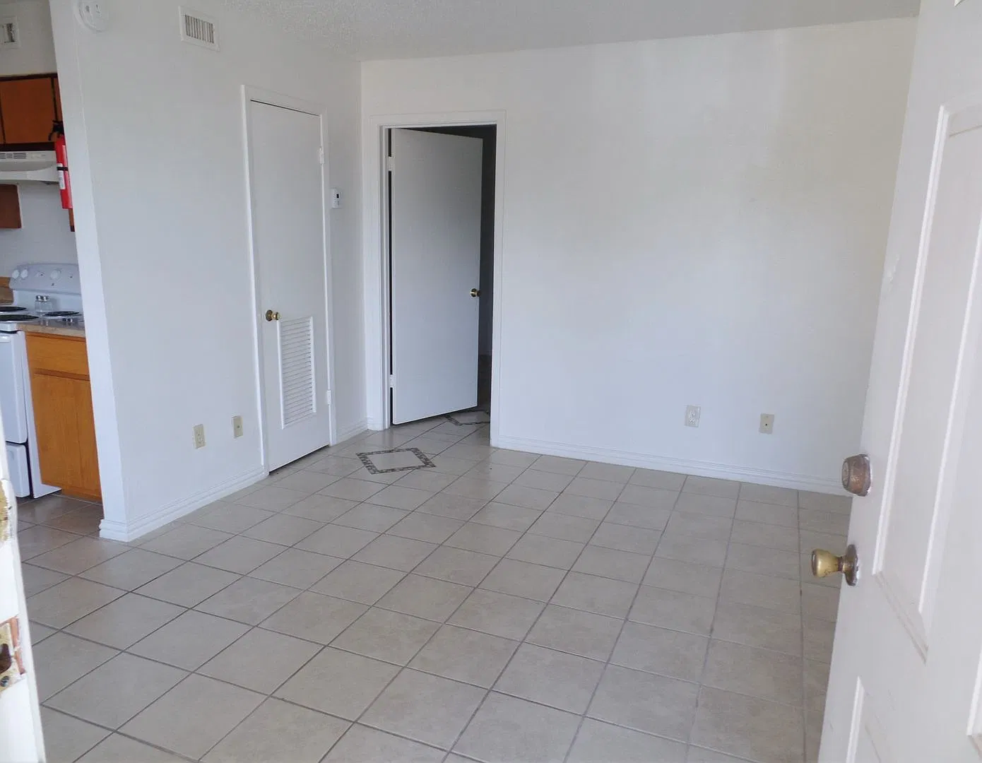 3107 Atkinson Ave — Photo 3