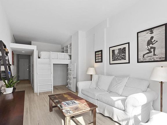 3rd image of 43 E 10th St APT 5G