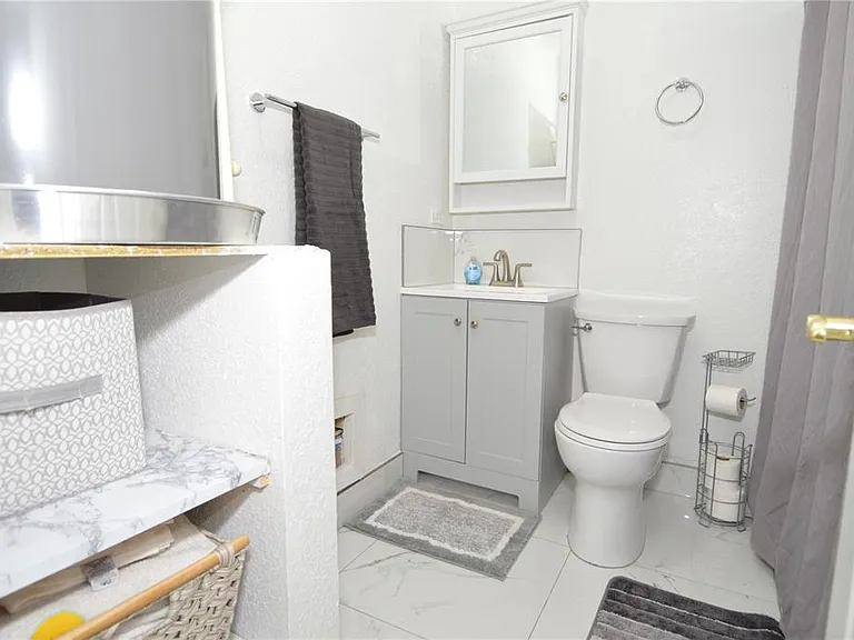 156 146th Ave E #B — Photo 30
