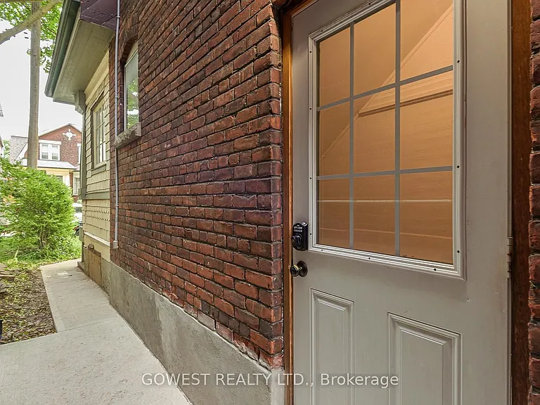 134 Grenadier Rd #4 — Photo 2