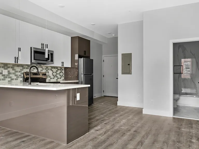 1515-19 W Dauphin St #3 — Photo 2