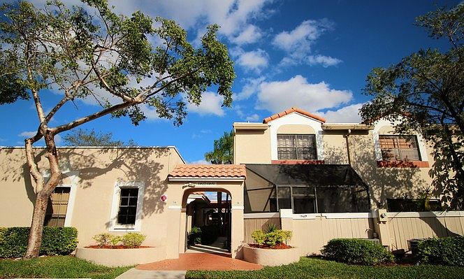 Front of building, entrance to courtyard