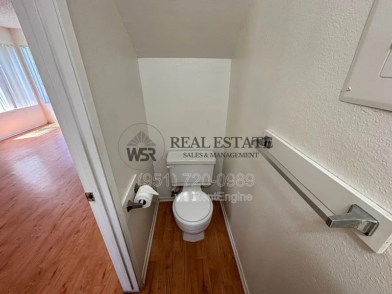 1966 W Linden St — Photo 12