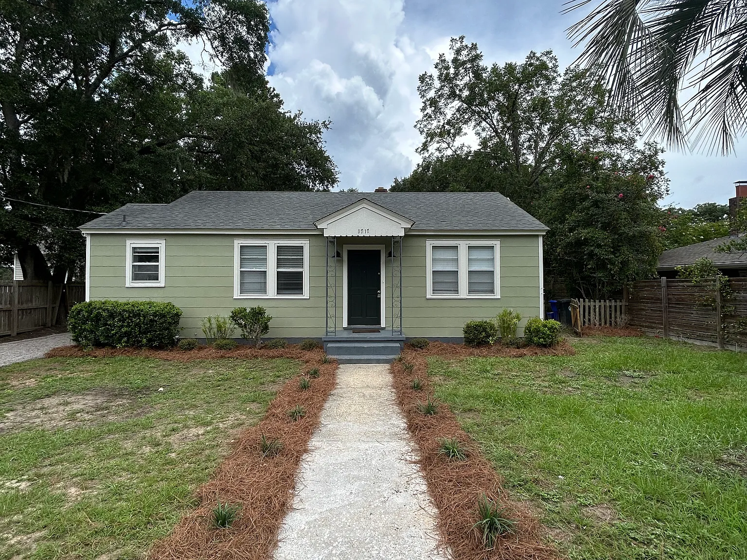 2 bed, 927 sqft, $2,975 — Photo 1