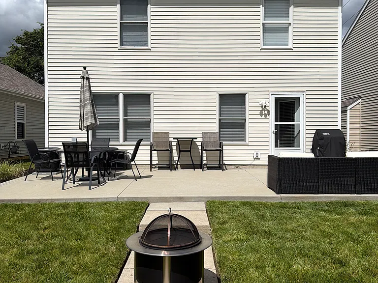498 Alton Darby Creek Rd — Photo 2