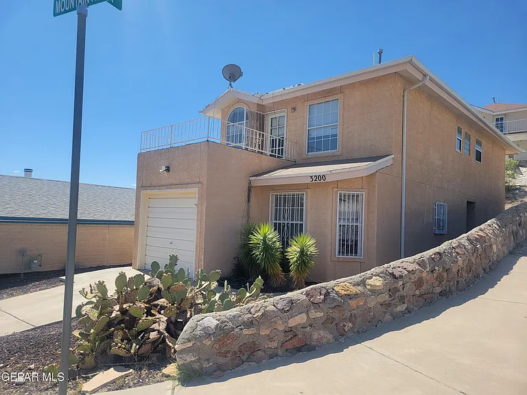 3200 Mountain Ridge Dr — Photo 2
