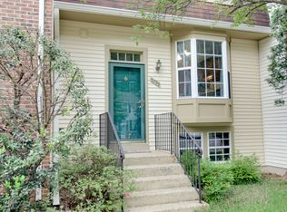 5755 Walnut Wood Ln, Burke, VA 22015