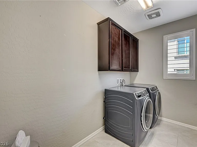 3741 Glasstop Dr — Photo 50