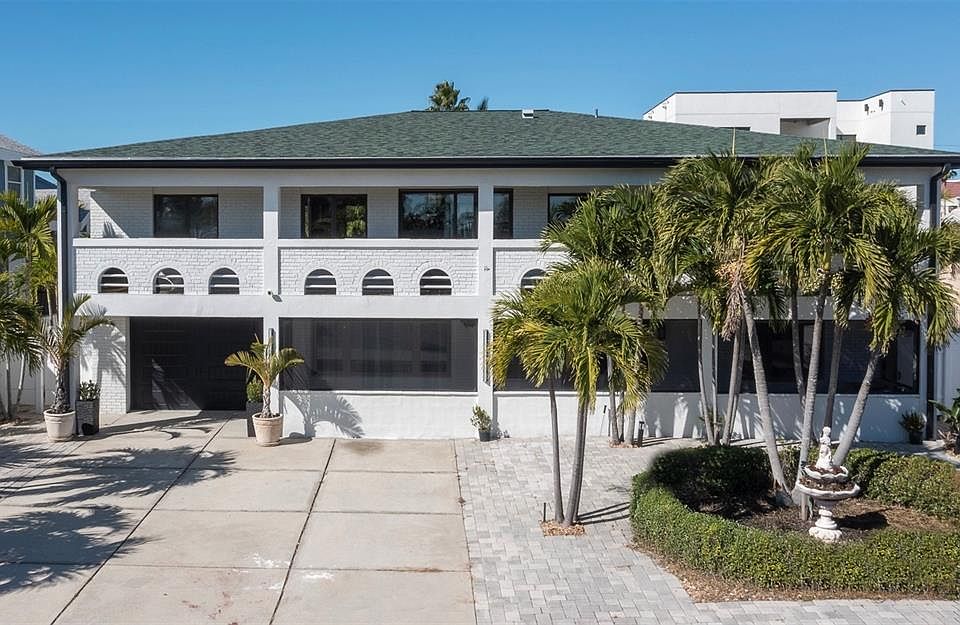 1st image of 2710 Hibiscus Dr W