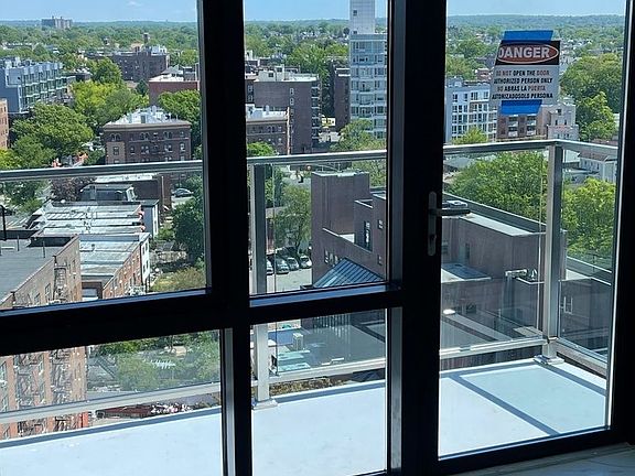 4th image of 41-62 Bowne St #14G