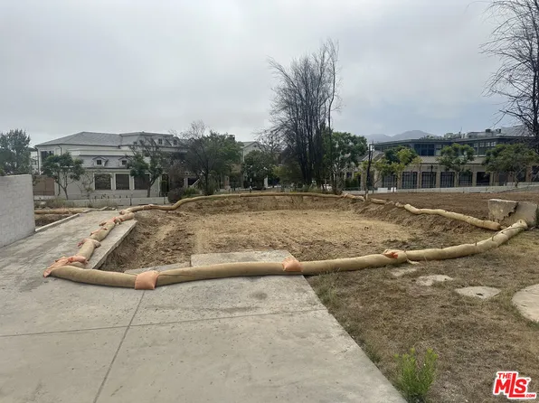 1010 Monument St, Pacific Palisades, CA 90272
