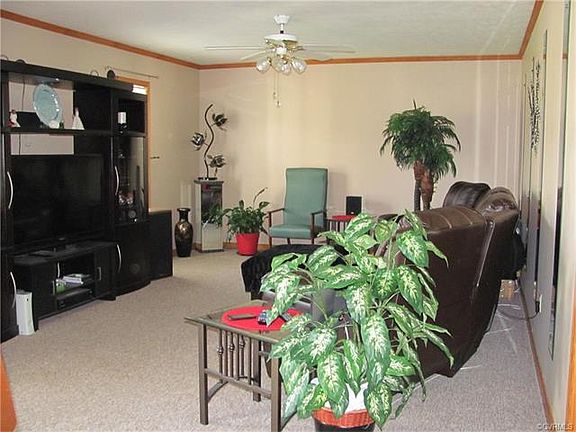 5th image of 7995 Baneberry Dr