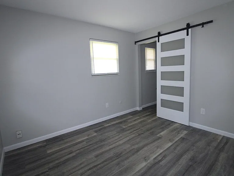 1529 Texas Dr — Photo 16