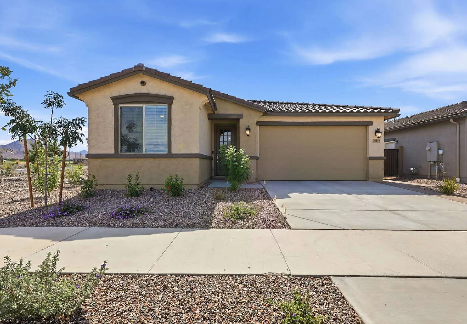 4 bed, 3.0 bath, 2164 sqft, $2,650 — Photo 1