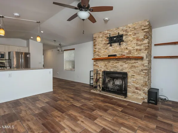 1065 E Chalet Pl, Munds Park, AZ 86017