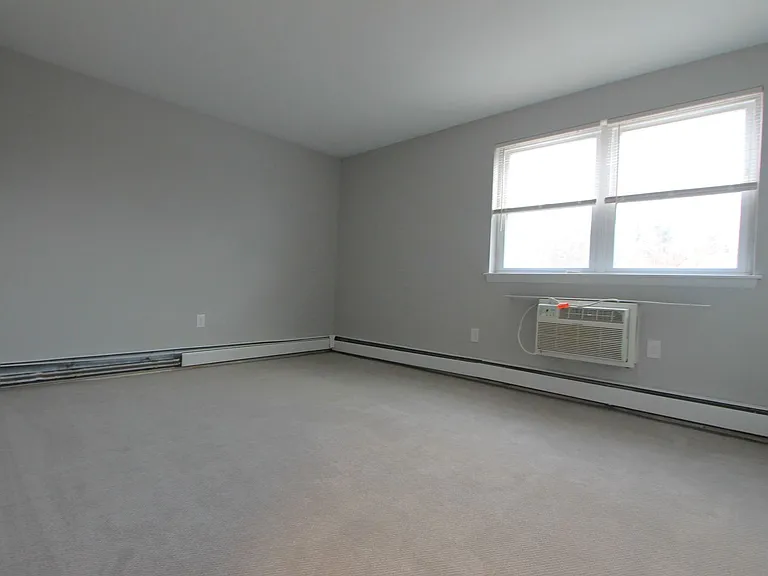 West Walnut Lane Apartments — Photo 52