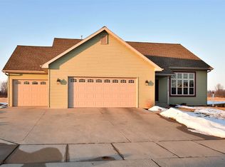 1927 Justin Dr, Omro, WI 54963