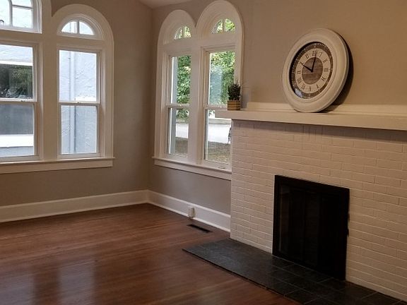 3rd image of 629 S Saint James Blvd