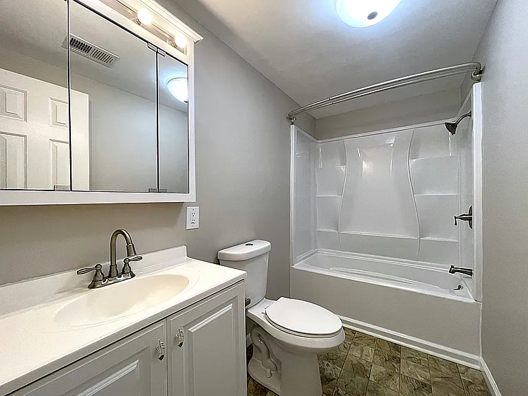 512 Howard Gap Rd — Photo 14