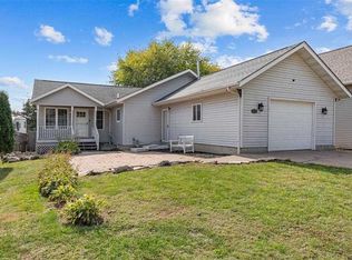 212 E 4th St, Wilton, IA 52778