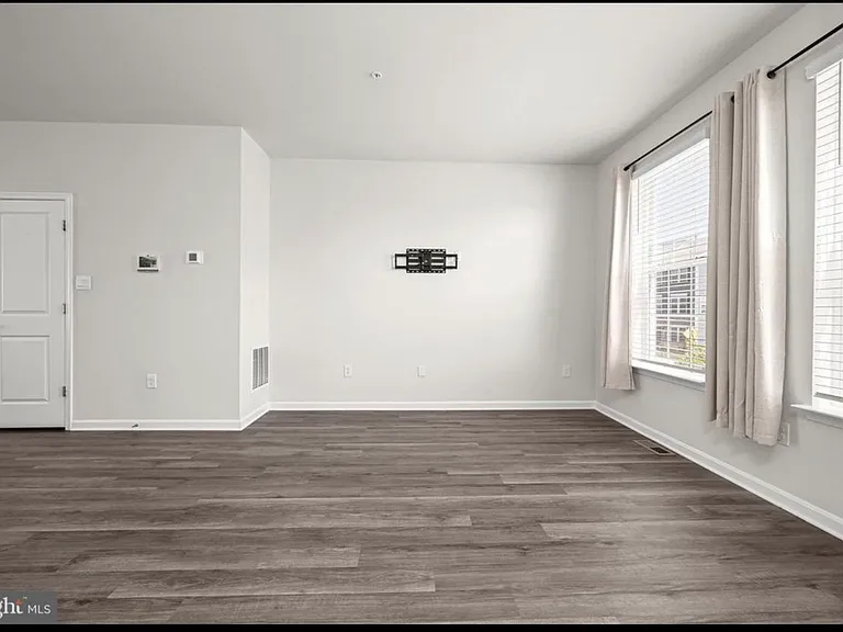 1944 Fauna Dr — Photo 32