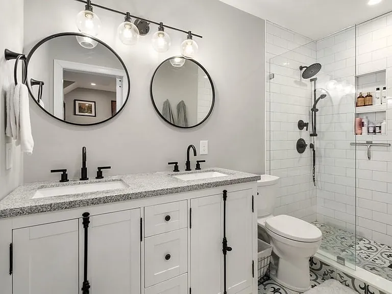 142 W 8th St #1 — Photo 9