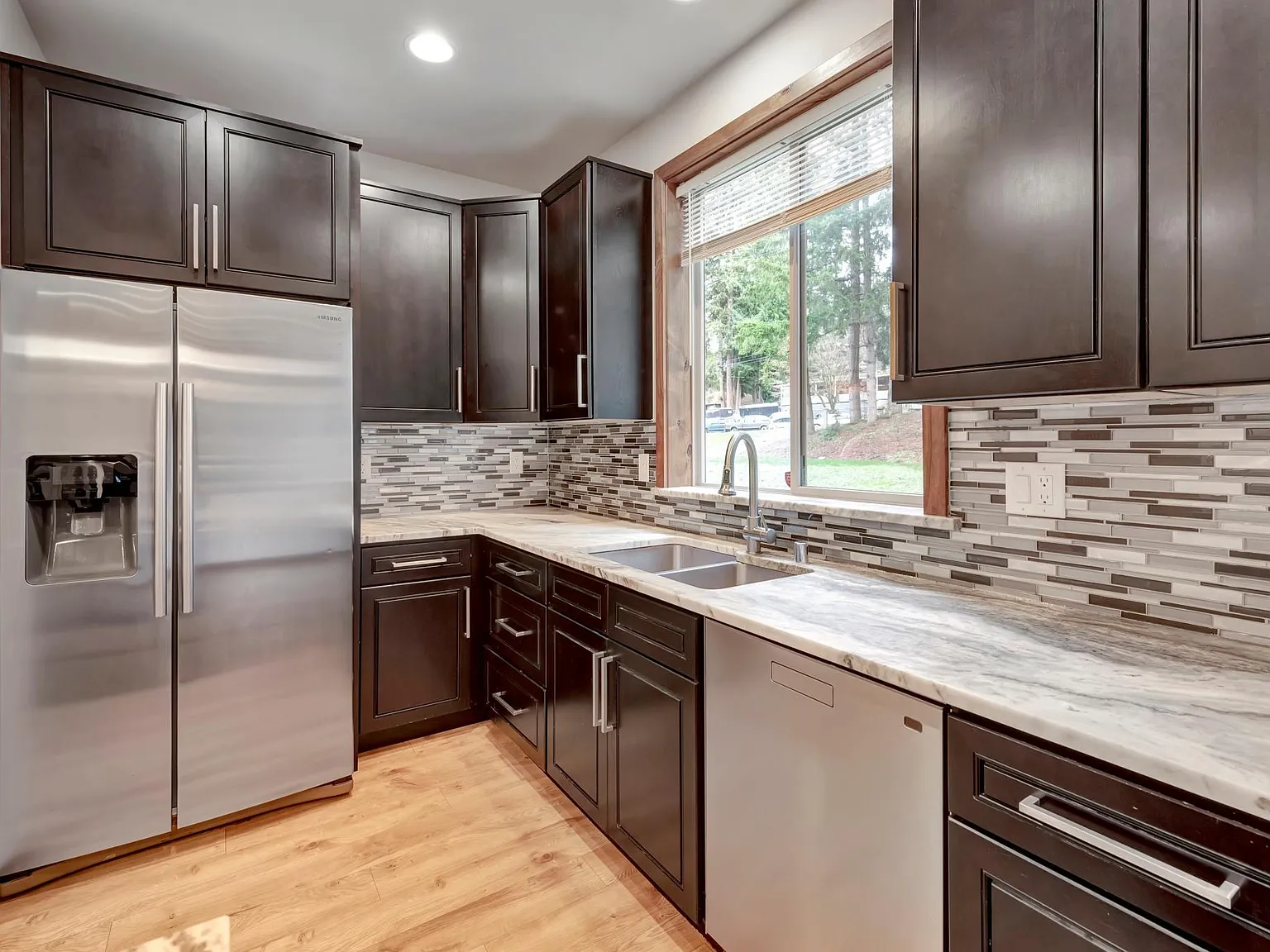 3 bed, 2.5 bath, 1430 sqft, $3,095 — Photo 3